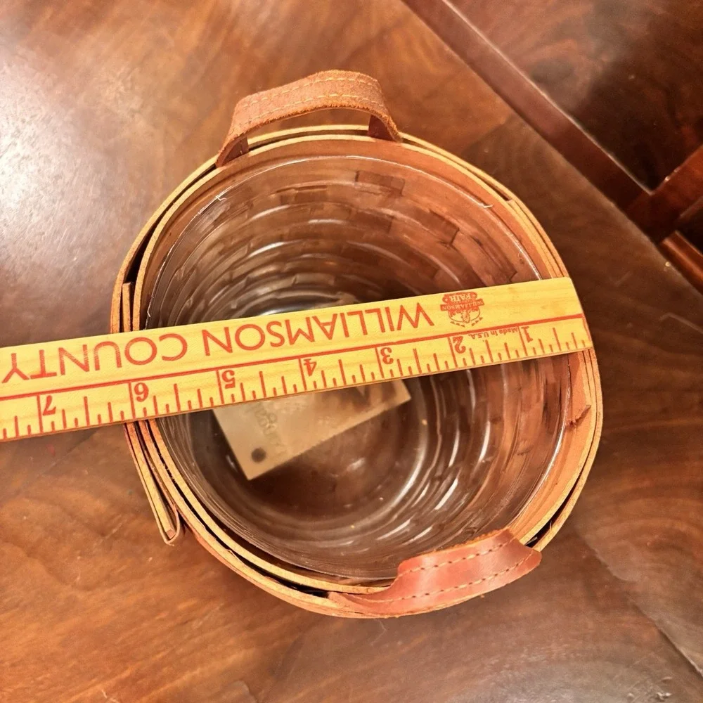 2009 Longaberger Small Round Basket w Protector Liner Leather Handles 6